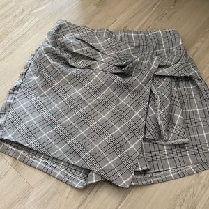 Patterned skort